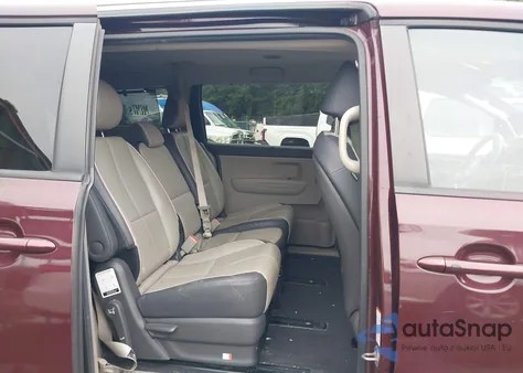 2017 Kia Sedona Lx z USA, uszkodzony, nr VIN KNDMB5C10H6334843